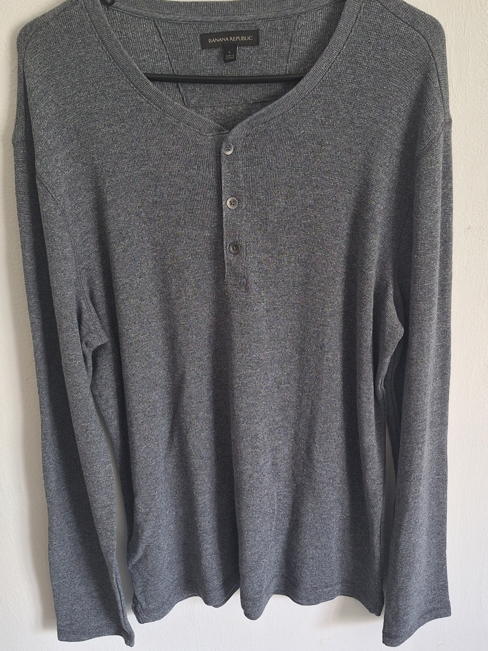 Banana Republic Men's Gray Henley Knit Long Sleeve  L Cotton Modal Button